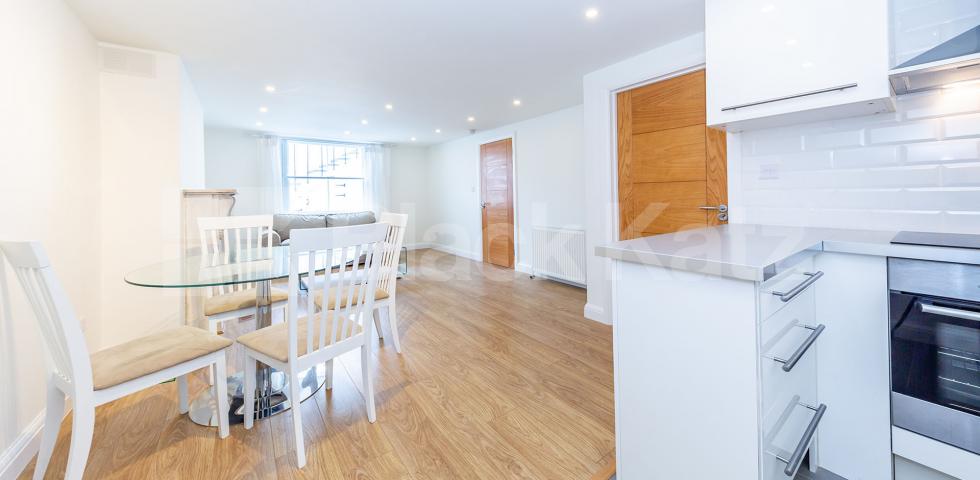 Modern furnished two bed mins to Regents Park and Camden Tube  Parkway, Regents Park